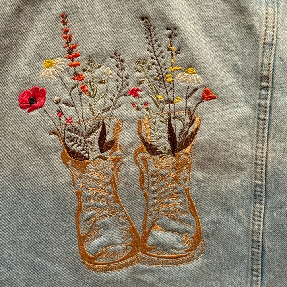Boho Embroidered Jean Jacket Vintage Wash Floral Boots Back Western Cottagecore - Picture 3 of 9